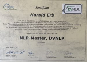 Zertifikat der zweijährigen NLP-Master-Ausbildung in Berlin â€“ Nachweis vertiefter Kenntnisse im Neuro-Linguistischen Programmieren zur Förderung von Kommunikation, mentaler Stärke und persönlicher Entwicklung.