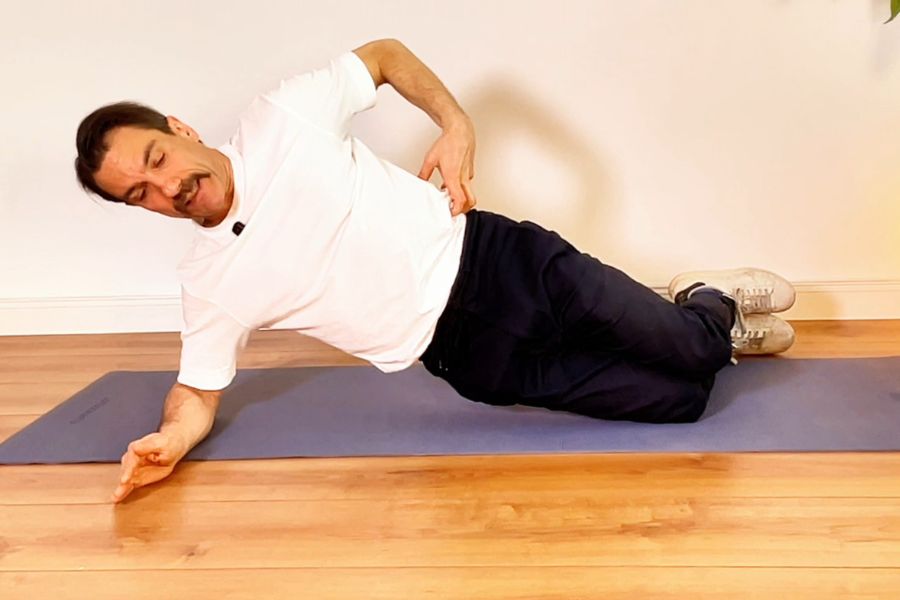 Seitliche Planke Übung Bandscheibenvorfall LWS Quadratus lumborum stärken