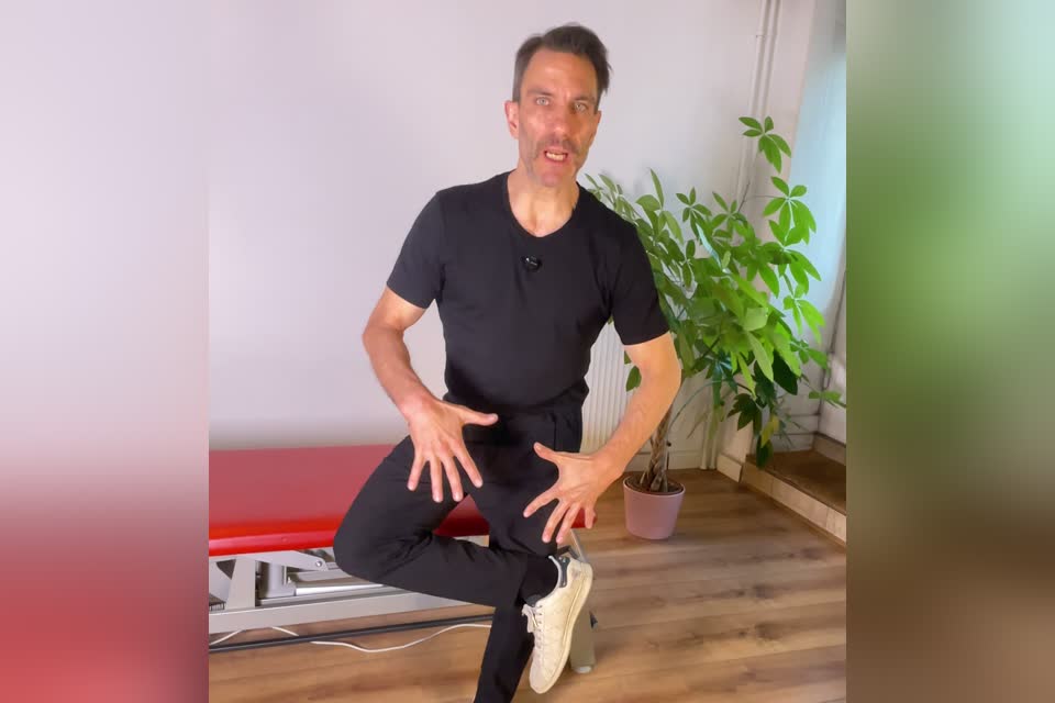 ISG-Selbsttest Vierer-Zeichen im Sitzen